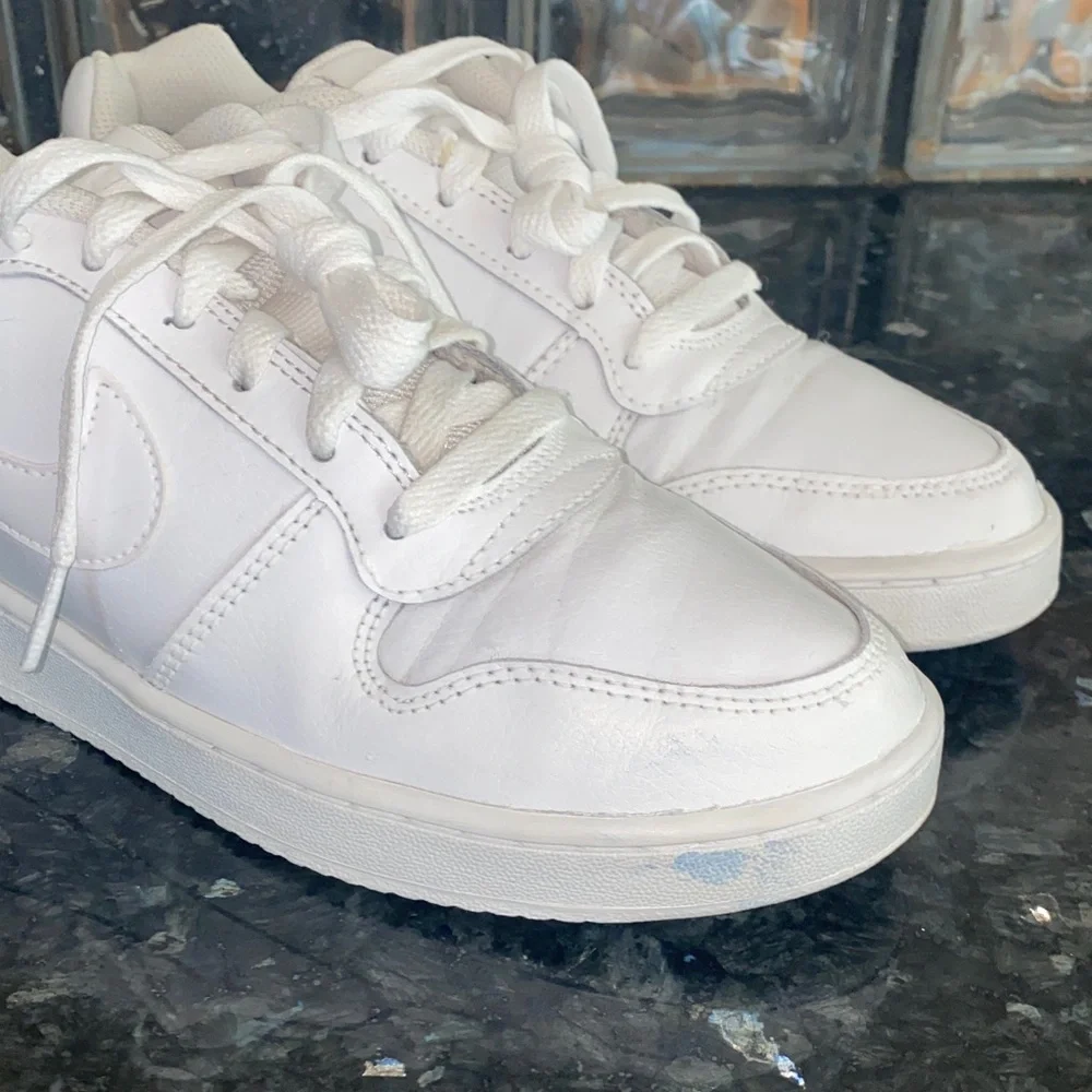 Nike Ebernon Low Casual White Athletic Shoes Sneakers Size 7.5 AQ1779-100